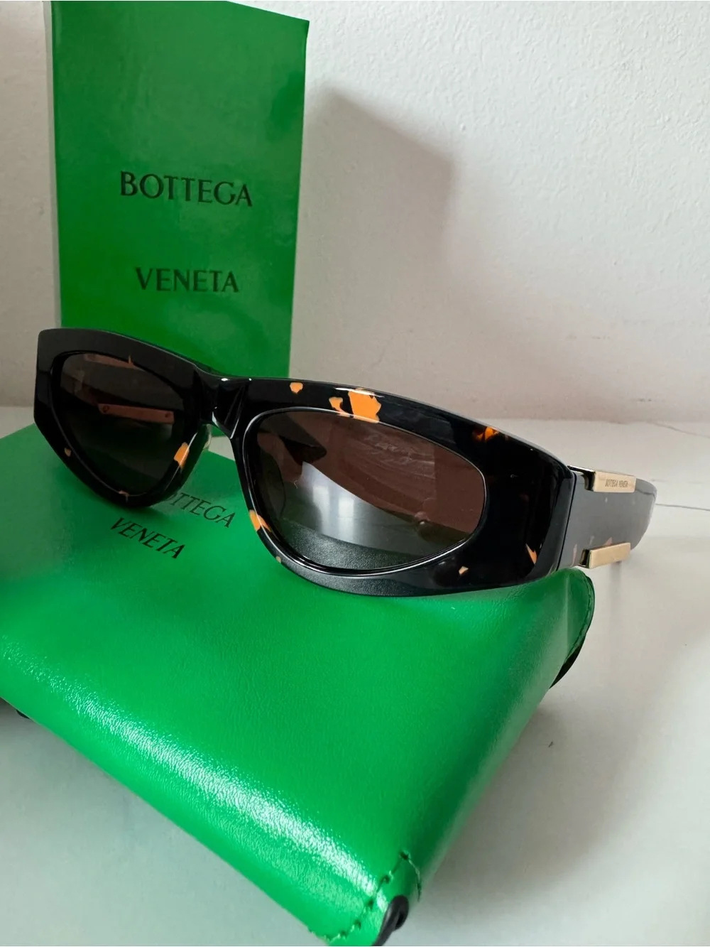 Bottega Veneta Black and Tortoiseshell Cat-Eye Sunglasses
